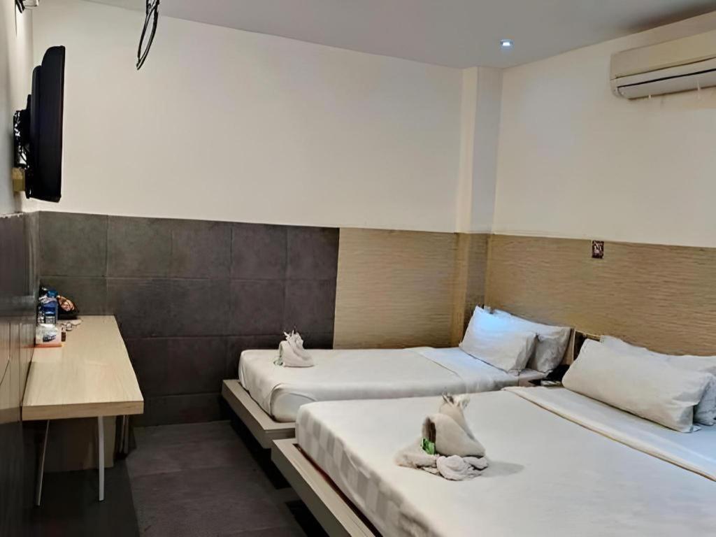 Mira Hotel Banjarmasin  Exterior photo