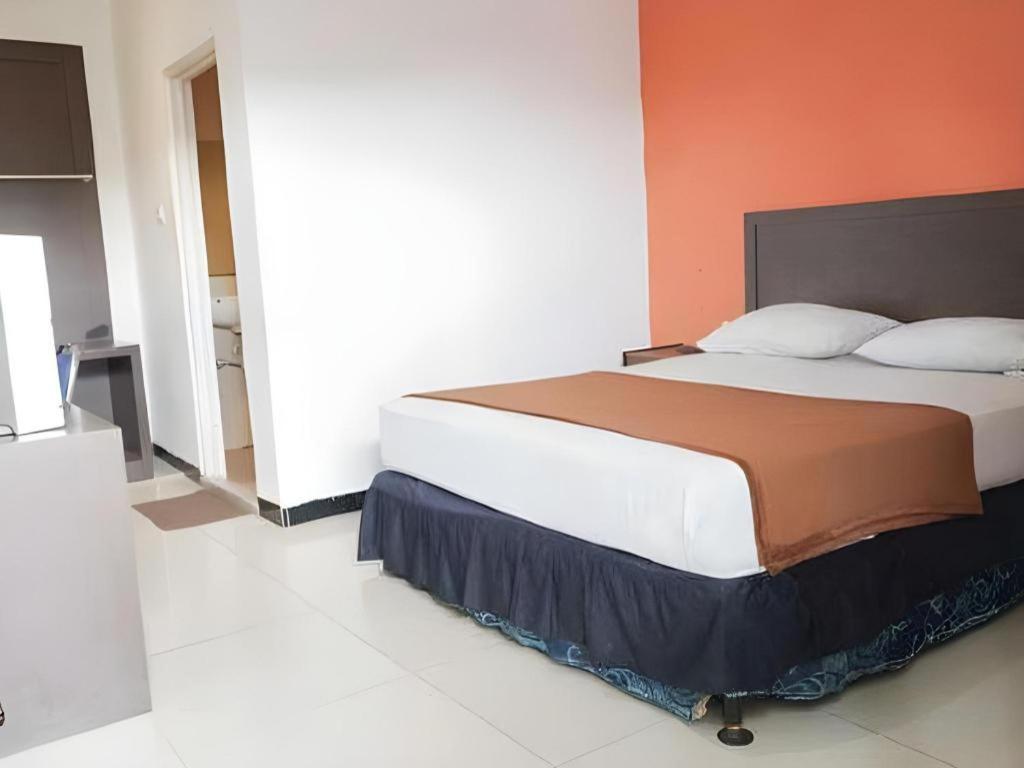 Mira Hotel Banjarmasin  Exterior photo
